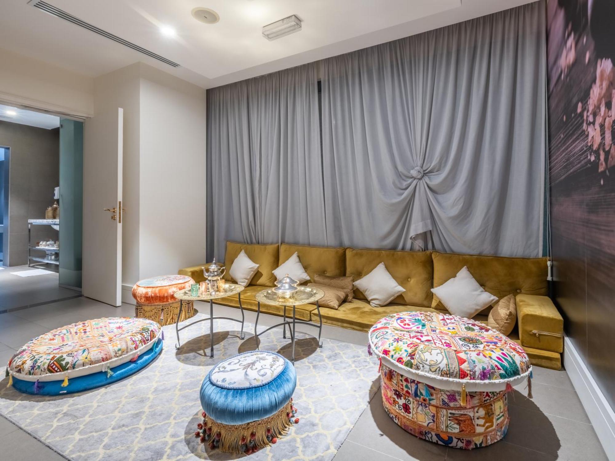 The Hotel Galleria Jeddah, Curio Collection By Hilton Exterior photo The interior of the 2018 edition of the Middle East Hotel Show