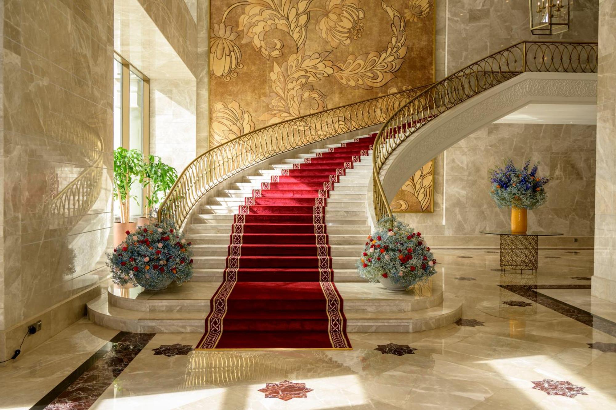 The Hotel Galleria Jeddah, Curio Collection By Hilton Exterior photo The staircase of the hotel