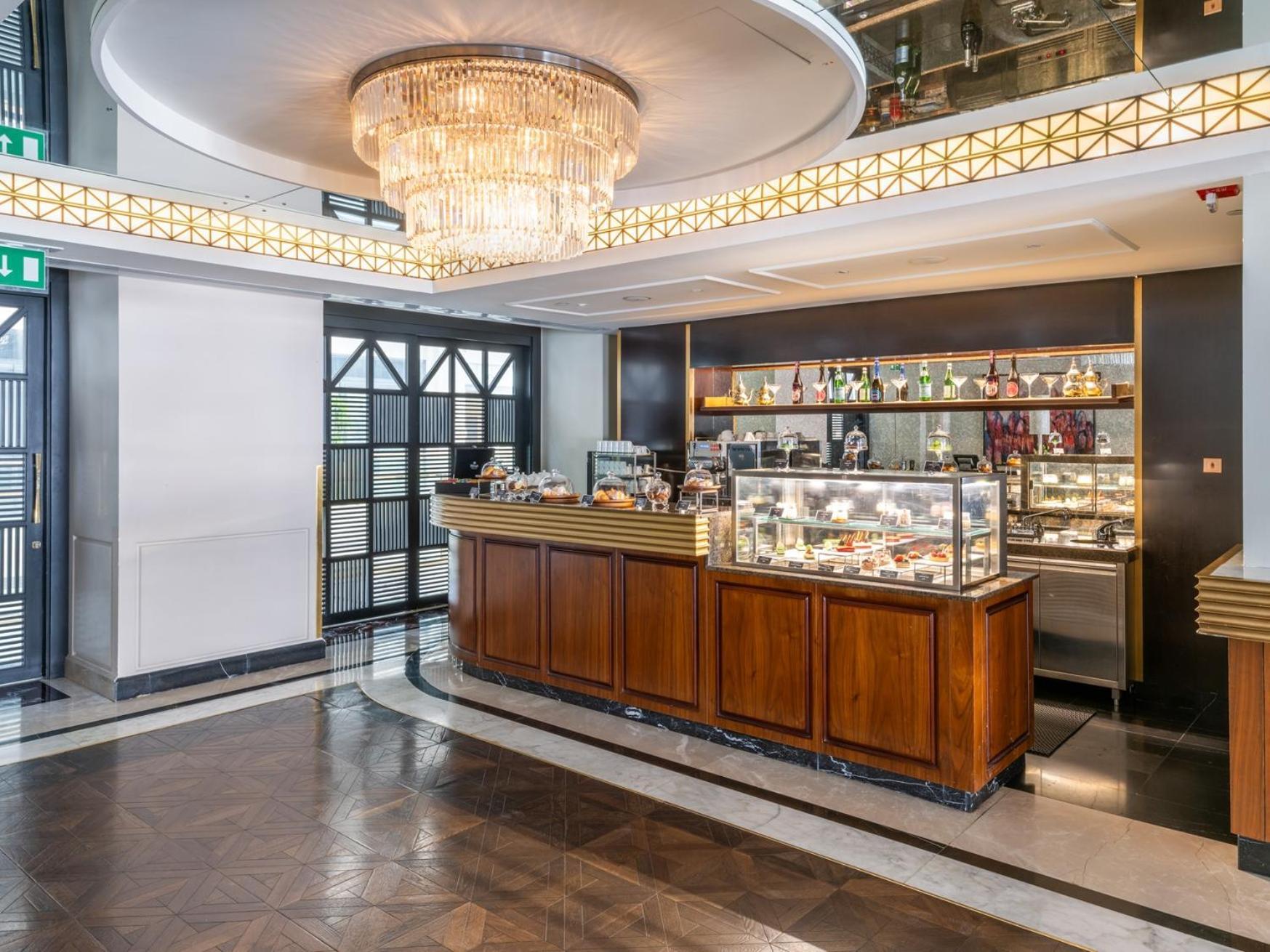 The Hotel Galleria Jeddah, Curio Collection By Hilton Exterior photo The Café at the National Theatre