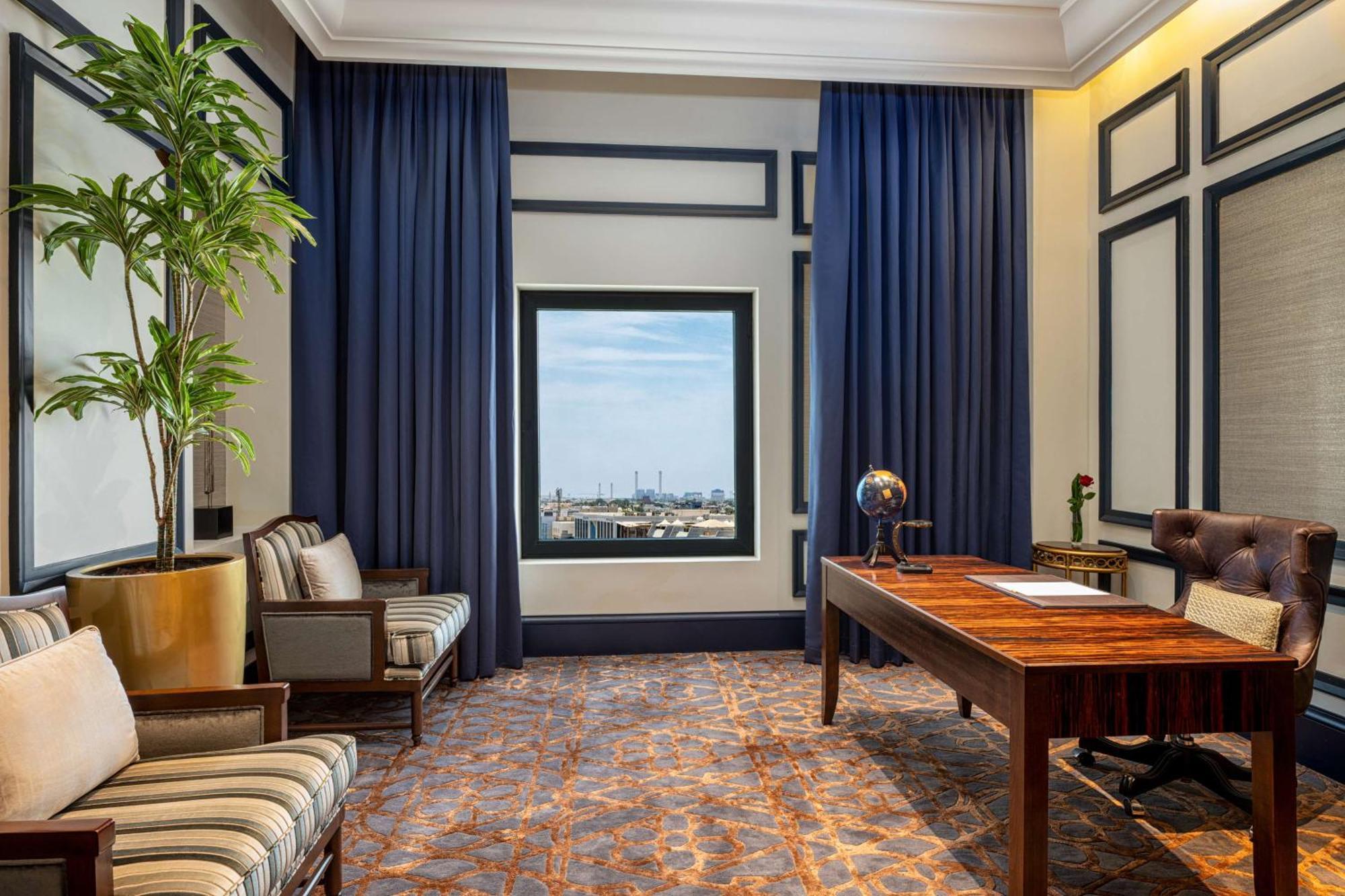The Hotel Galleria Jeddah, Curio Collection By Hilton Exterior photo A typical office at the hotel